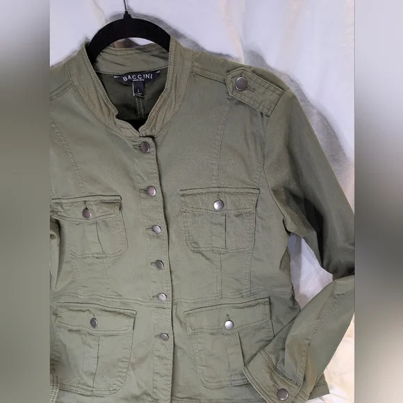 Baccini Army Green jacket, lightweight, size LARGE 4 front pockets. Button up - Picture 14 of 14
